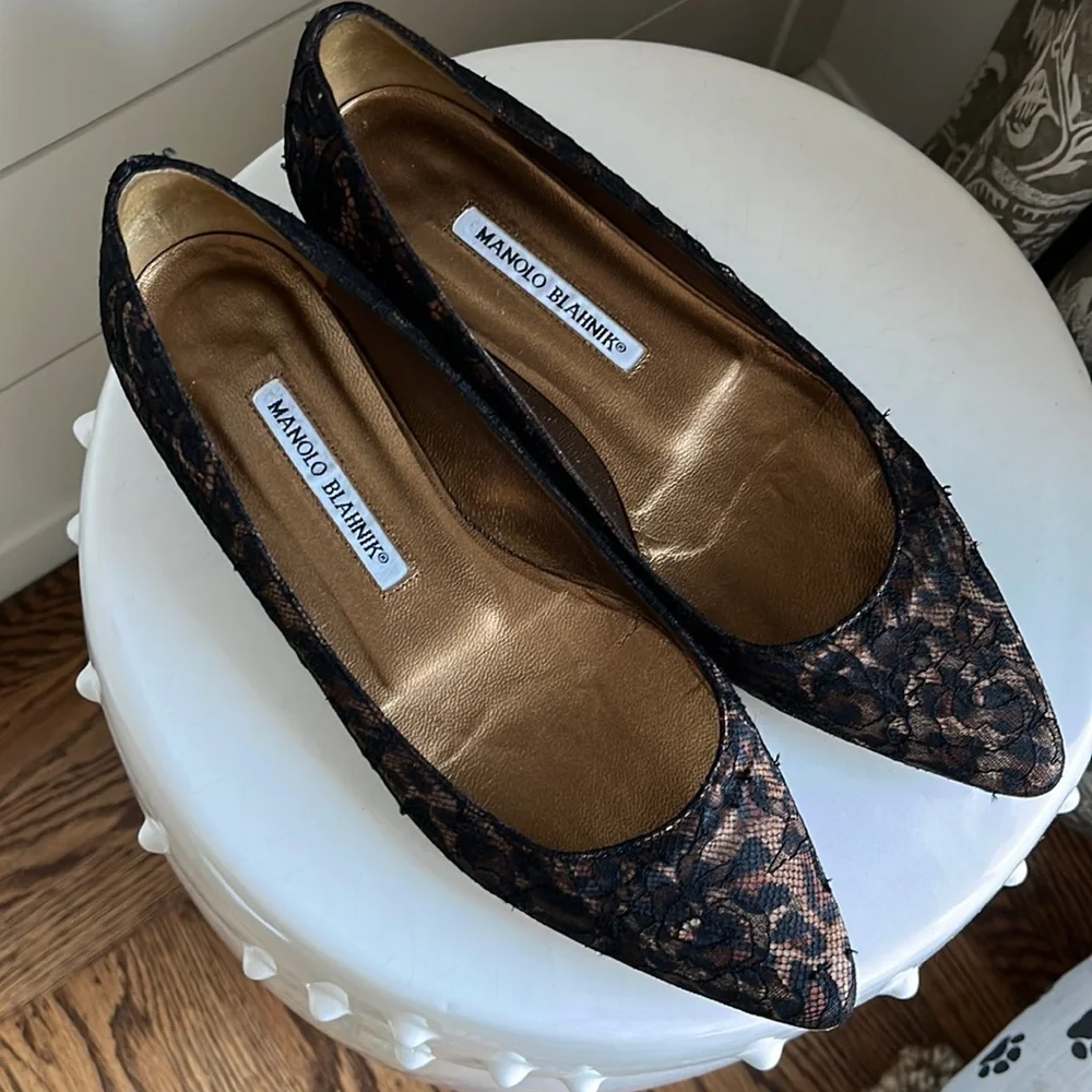 Manolo Blahnik Black and Brown Flats and Loafers with Pointed Toe Design